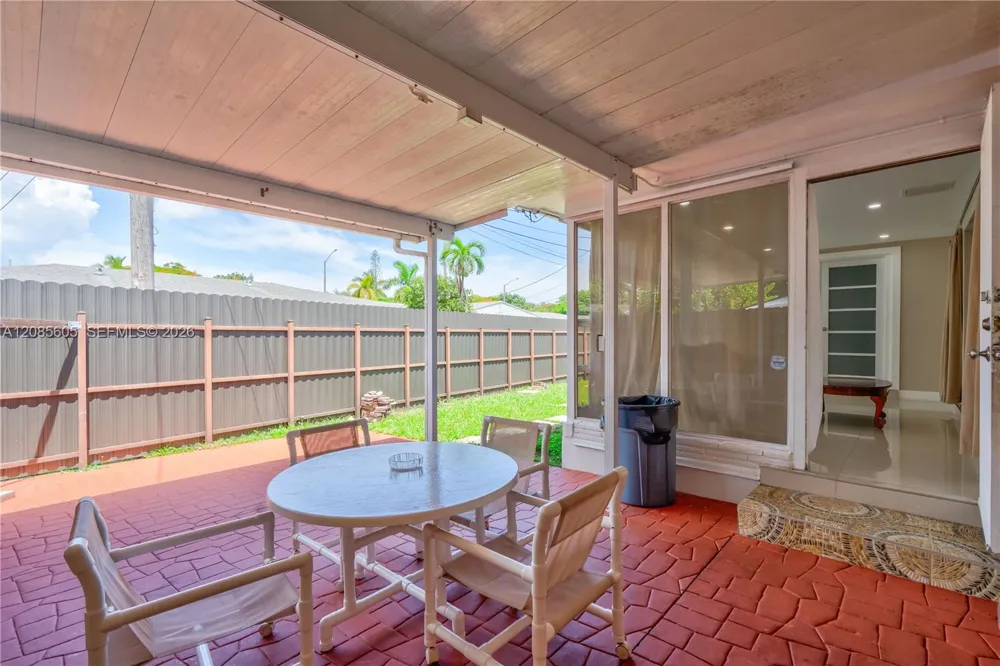 2161 NE 171st St North Miami Beach, FL 33162