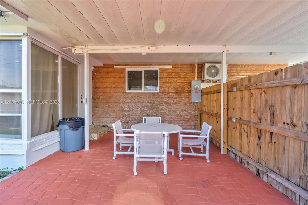 2161 NE 171st St North Miami Beach, FL 33162