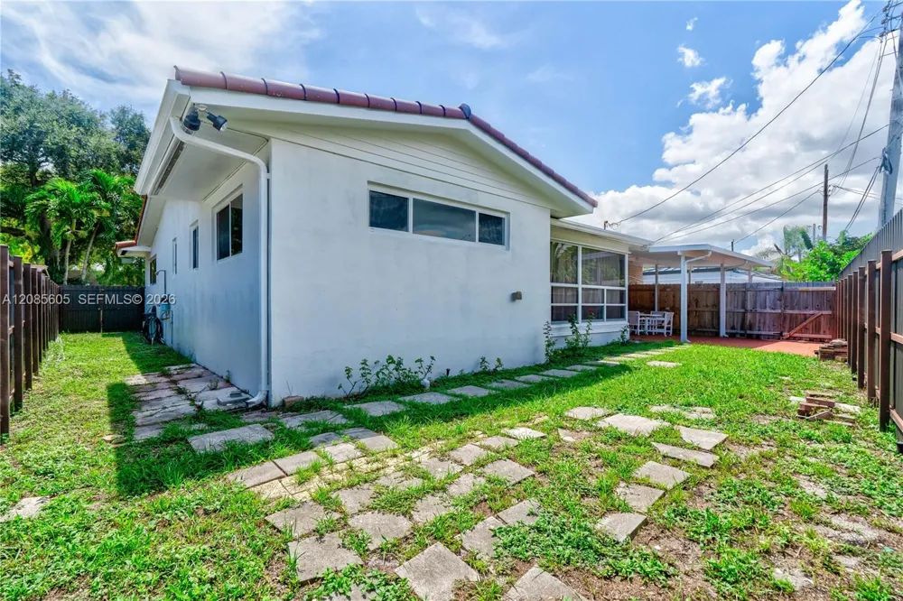 2161 NE 171st St North Miami Beach, FL 33162