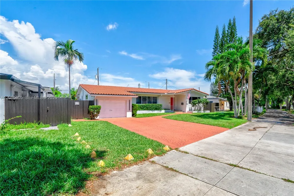 2161 NE 171st St North Miami Beach, FL 33162
