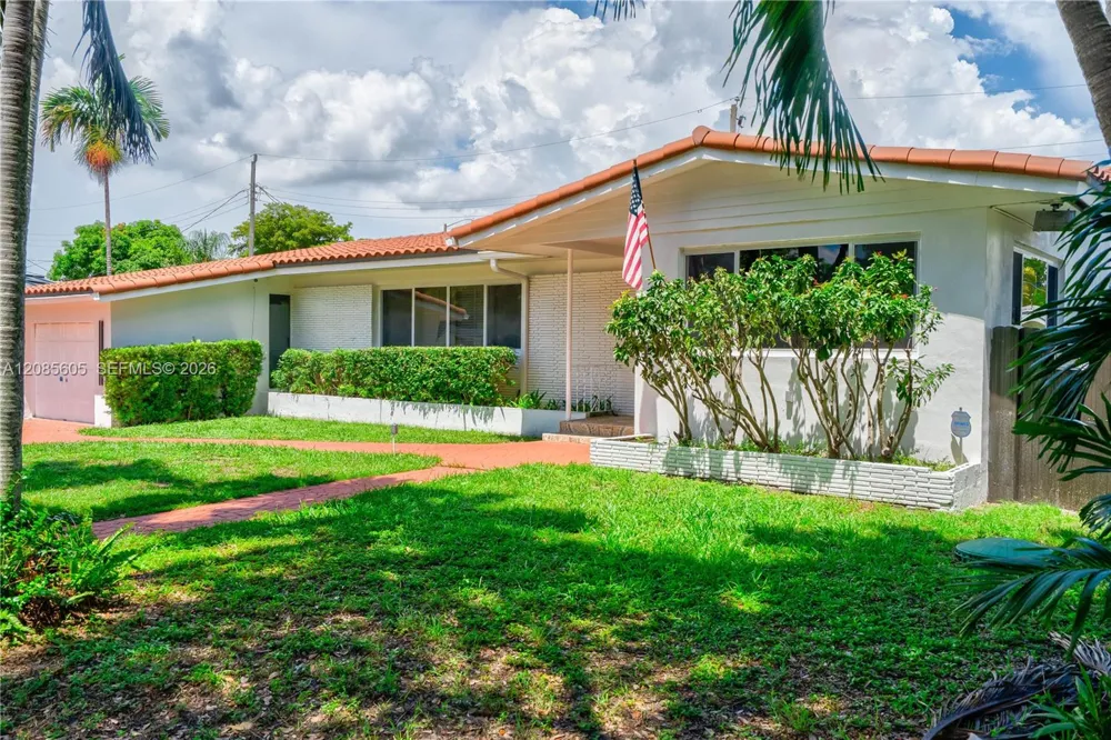 2161 NE 171st St North Miami Beach, FL 33162