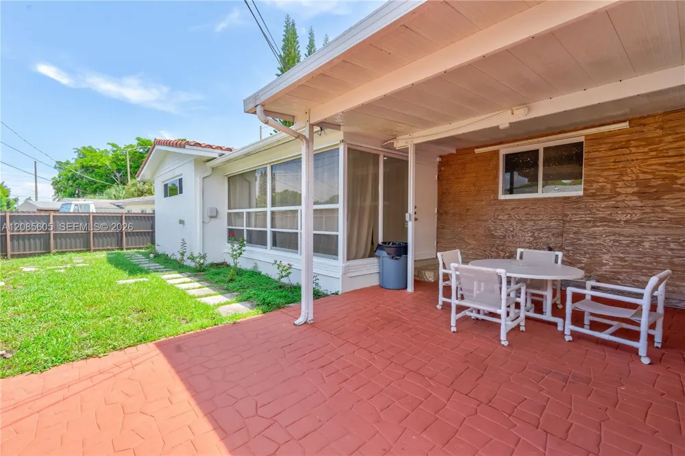 2161 NE 171st St North Miami Beach, FL 33162