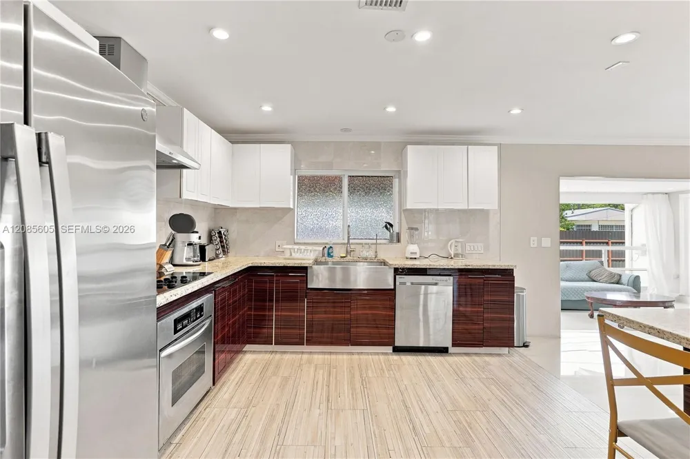 2161 NE 171st St North Miami Beach, FL 33162