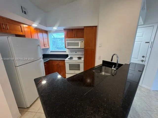 3350 NW Pinewalk Dr N #1427 Margate, FL 33063