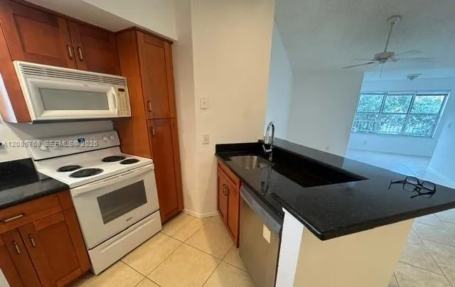3350 NW Pinewalk Dr N #1427 Margate, FL 33063