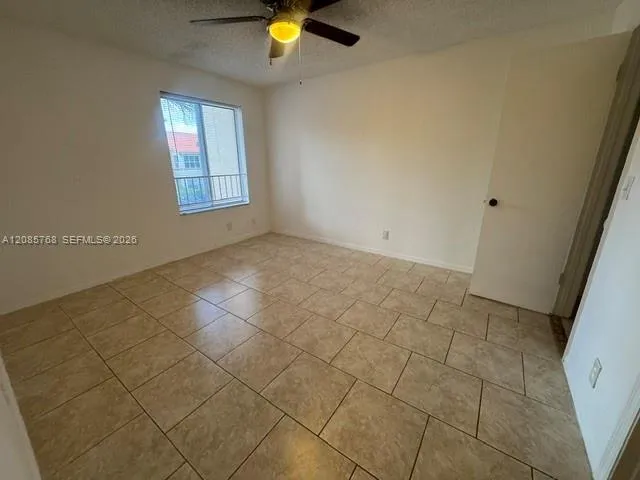 3350 NW Pinewalk Dr N #1427 Margate, FL 33063