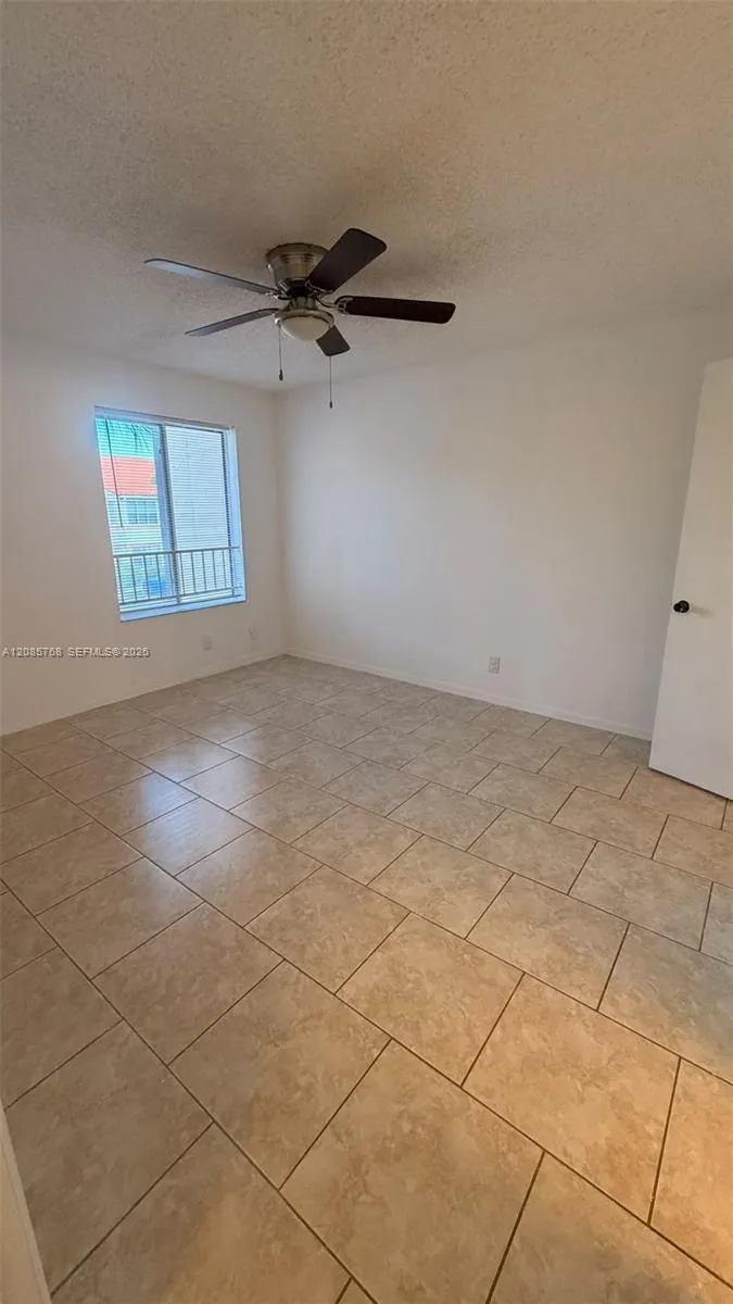 3350 NW Pinewalk Dr N #1427 Margate, FL 33063