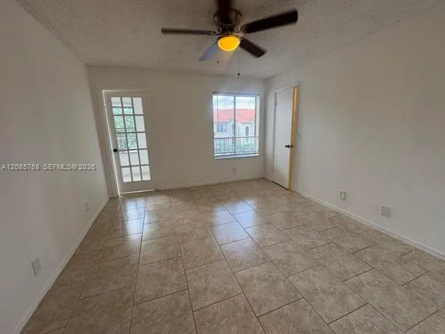3350 NW Pinewalk Dr N #1427 Margate, FL 33063