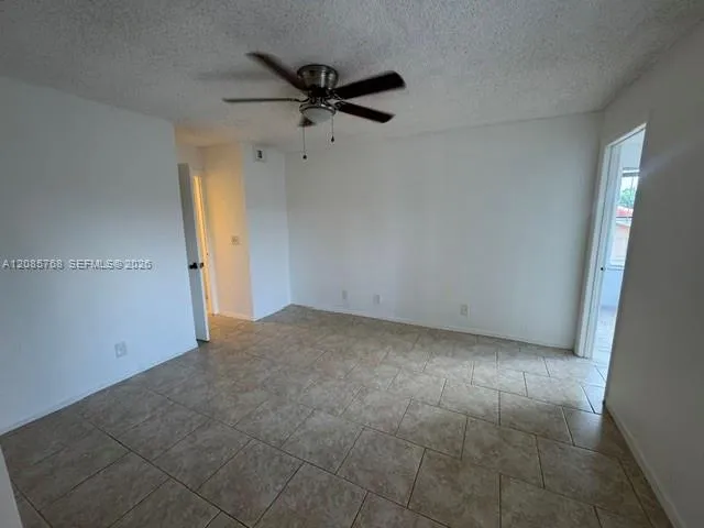 3350 NW Pinewalk Dr N #1427 Margate, FL 33063