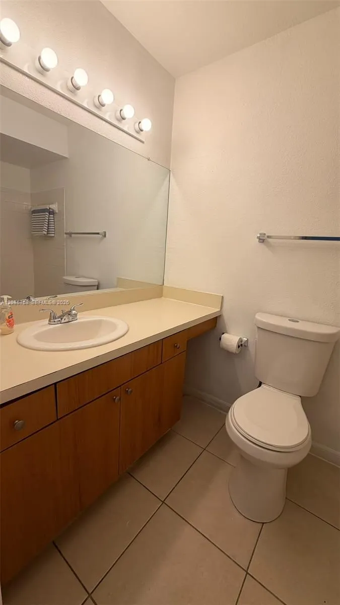 3350 NW Pinewalk Dr N #1427 Margate, FL 33063