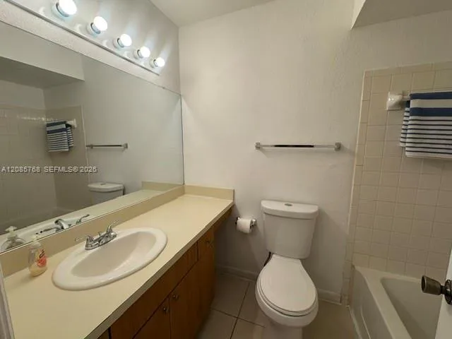 3350 NW Pinewalk Dr N #1427 Margate, FL 33063