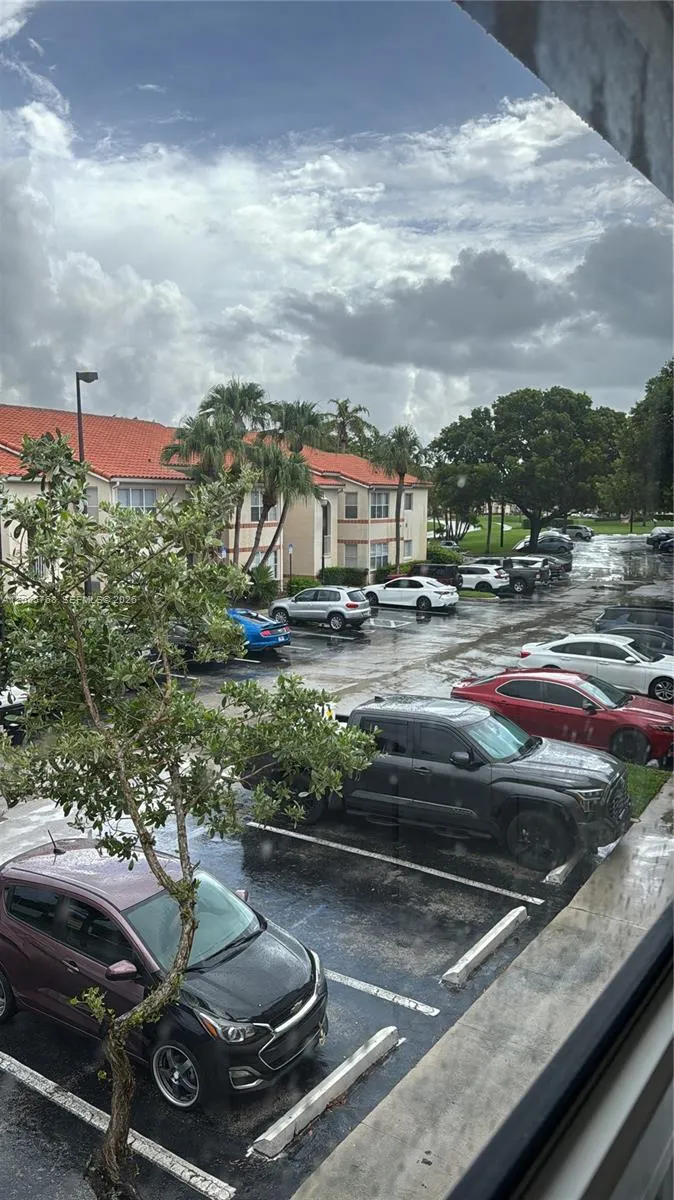 3350 NW Pinewalk Dr N #1427 Margate, FL 33063