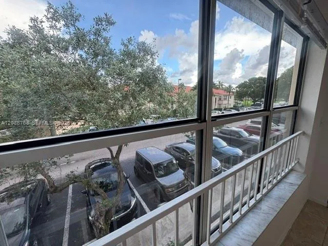 3350 NW Pinewalk Dr N #1427 Margate, FL 33063