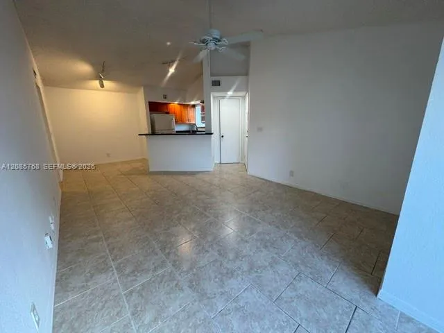 3350 NW Pinewalk Dr N #1427 Margate, FL 33063