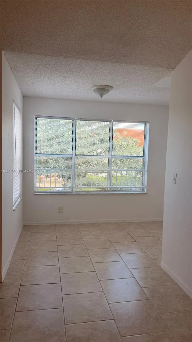 3350 NW Pinewalk Dr N #1427 Margate, FL 33063