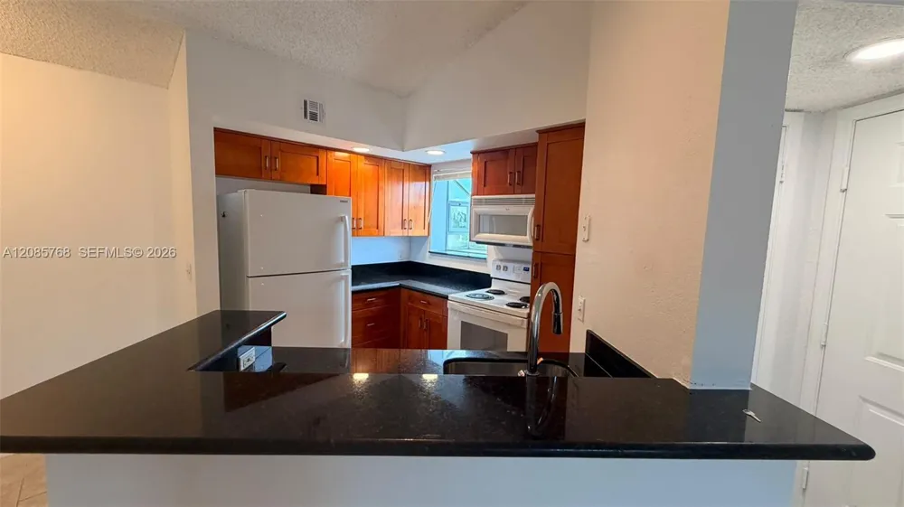 3350 NW Pinewalk Dr N #1427 Margate, FL 33063