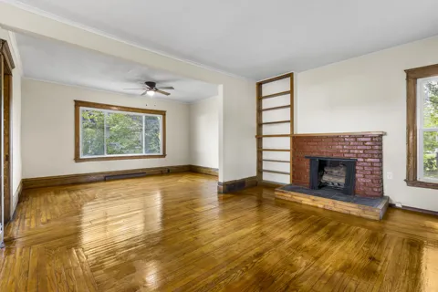 149 Oaklawn Avenue