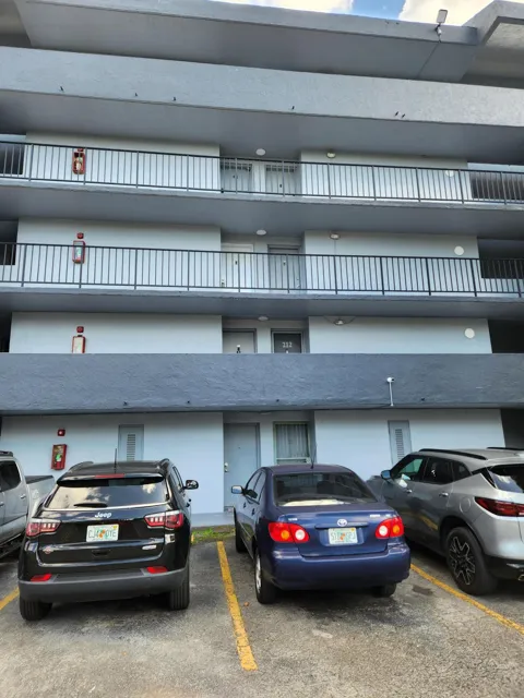 8801 W Flagler Street #407