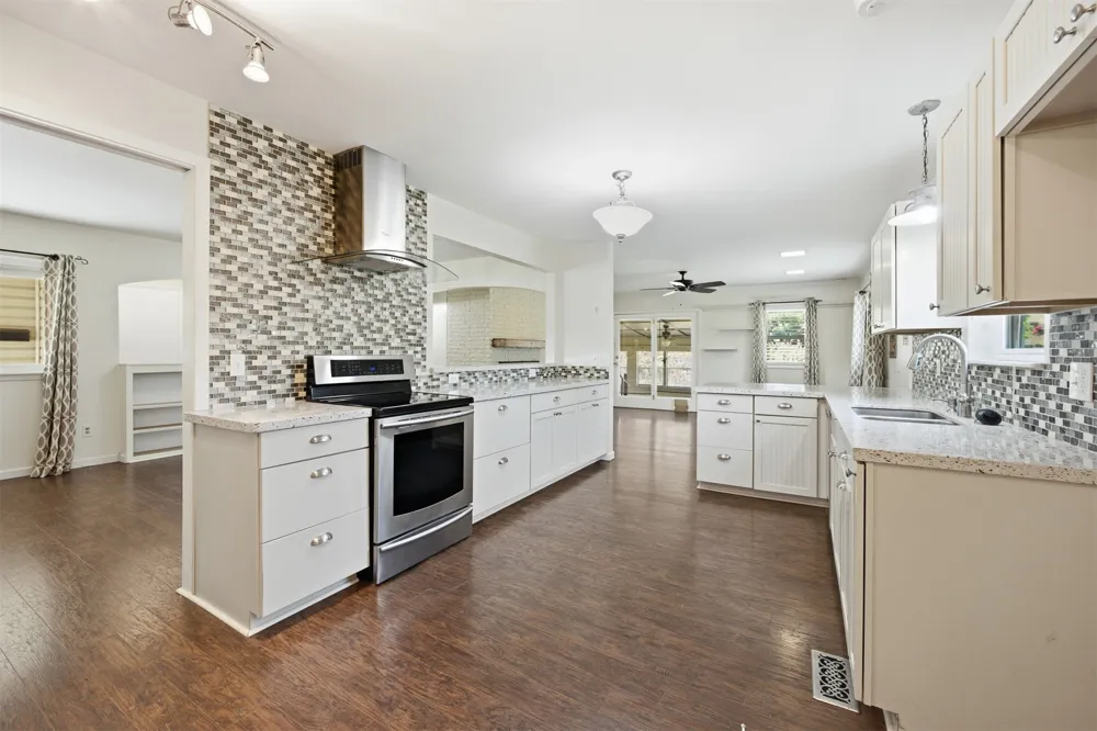 6002 S Lakewood Avenue Tulsa, OK 74135