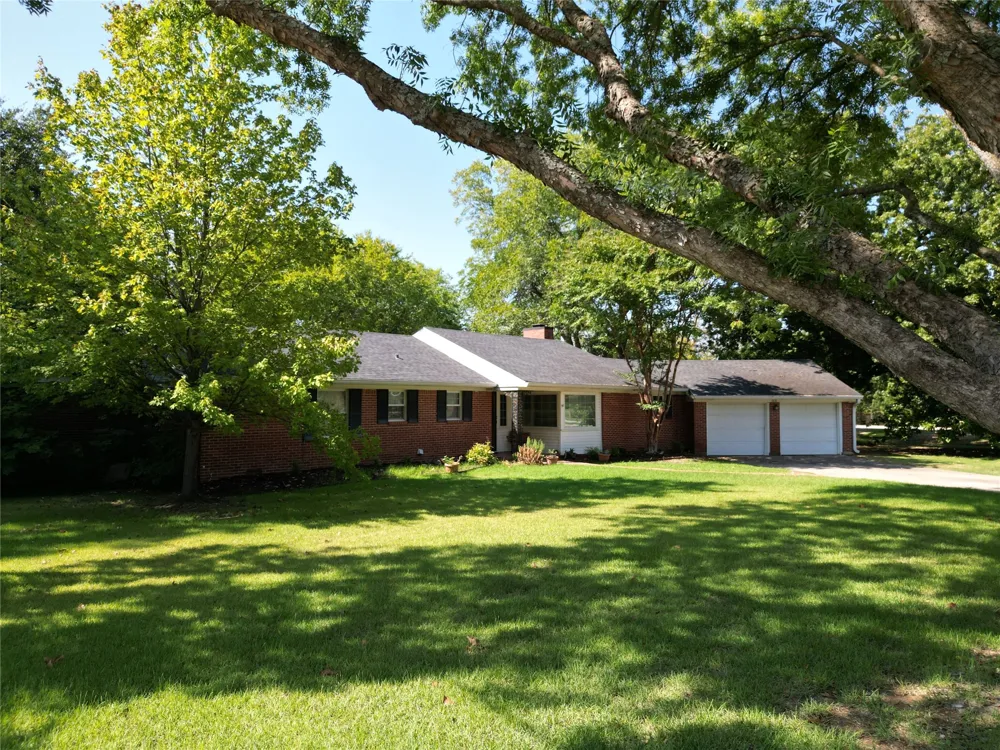 1818 6th Avenue SW Ardmore, OK 73401