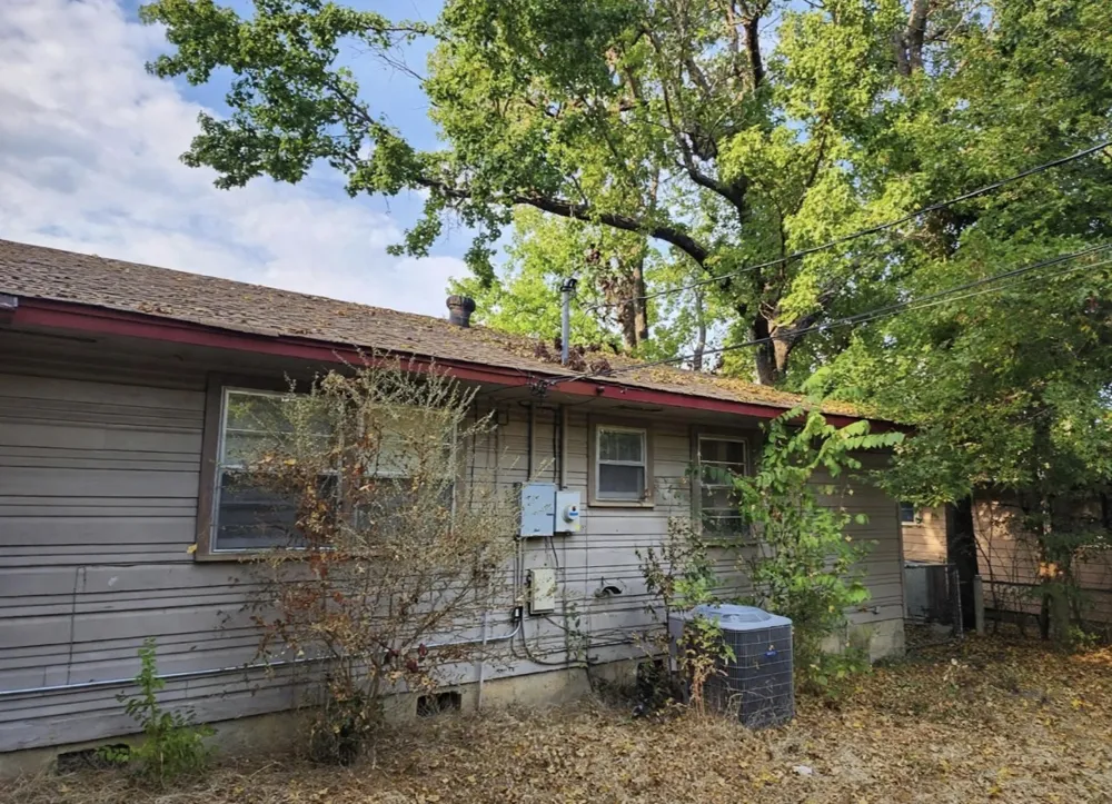 1210 E Duke Street Hugo, OK 74743