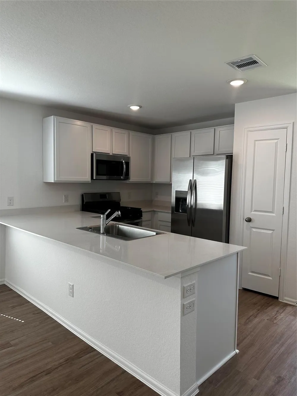 4239 Barrington Cove Lane Baytown, TX 77521
