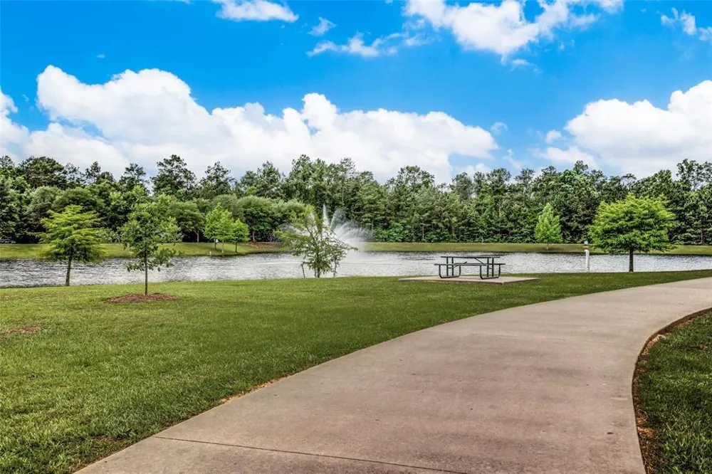 4239 Barrington Cove Lane Baytown, TX 77521