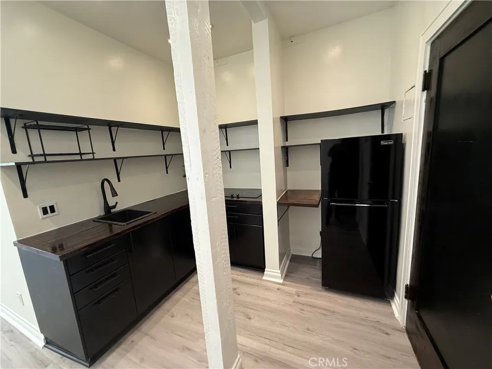 2121 James M Wood #110 Los Angeles, CA 90006