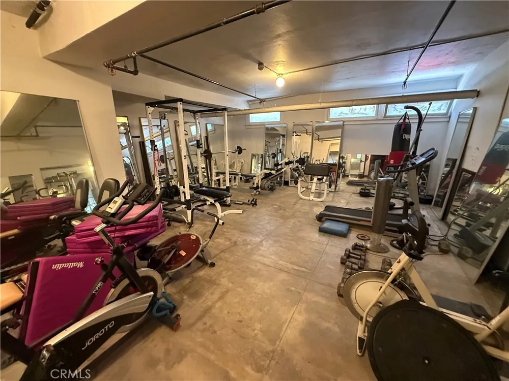 2121 James M Wood #110 Los Angeles, CA 90006