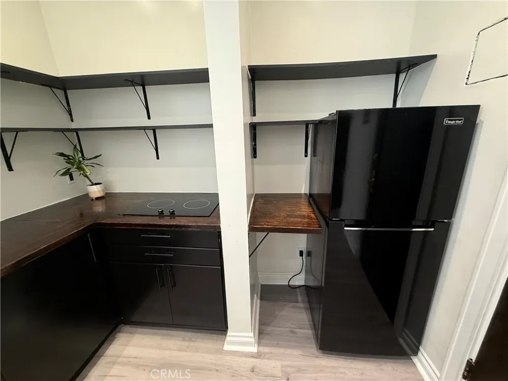 2121 James M Wood #110 Los Angeles, CA 90006
