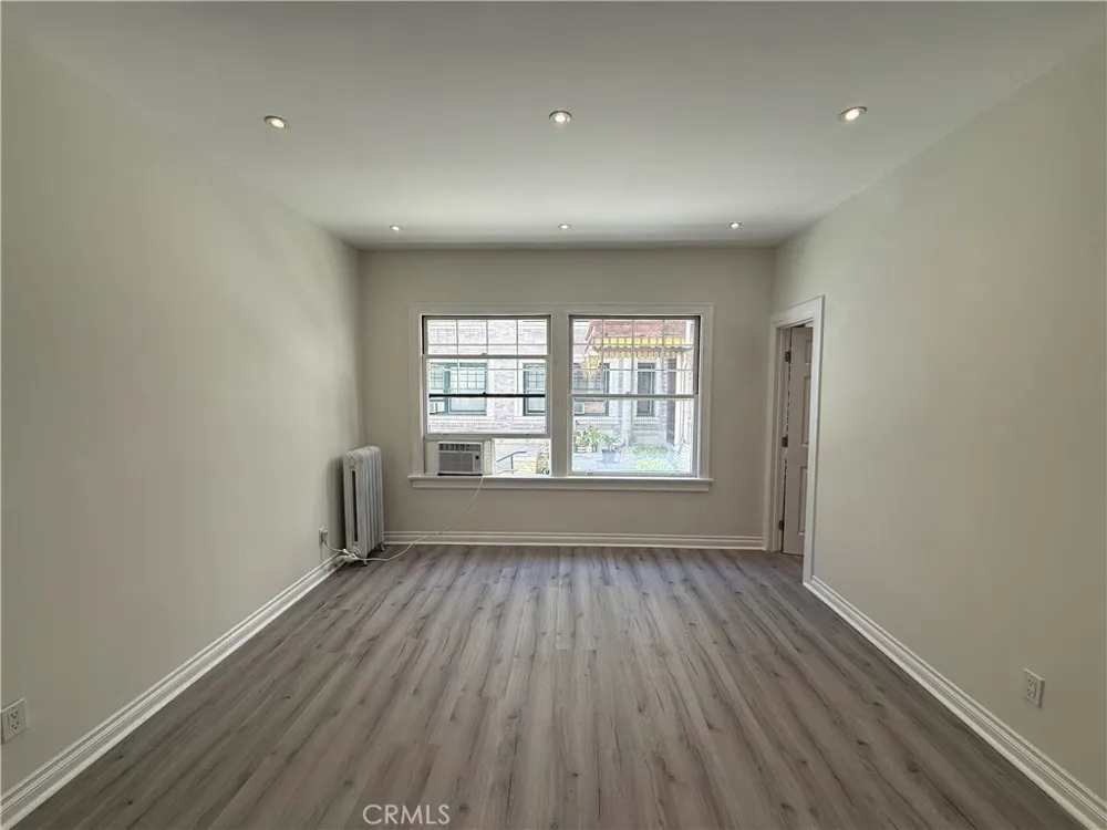 2121 James M Wood #110 Los Angeles, CA 90006