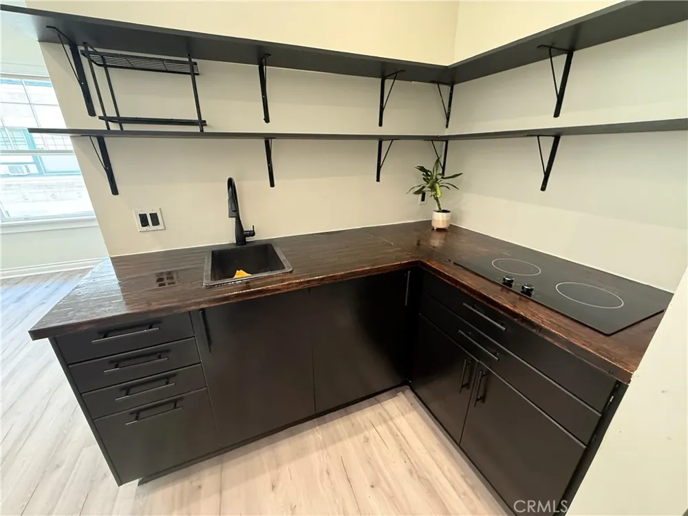 2121 James M Wood #110 Los Angeles, CA 90006