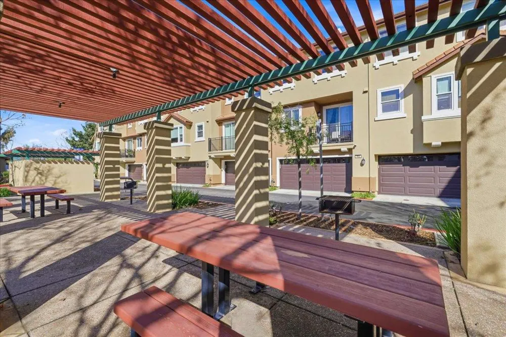 408 Tasman Drive Sunnyvale, CA 94089