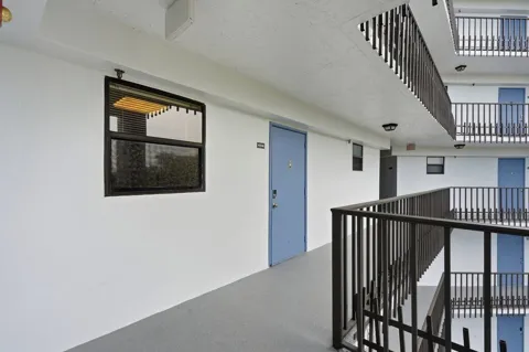 4640 Lucerne Lakes Boulevard W #404