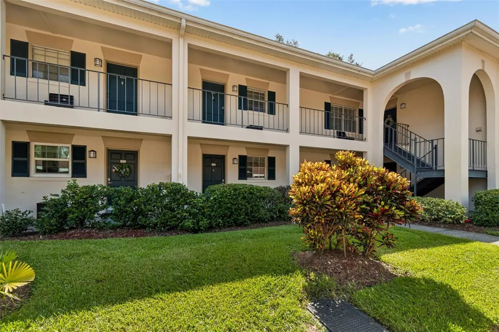 10354 CARROLLWOOD LANE #197 Tampa, FL 33618