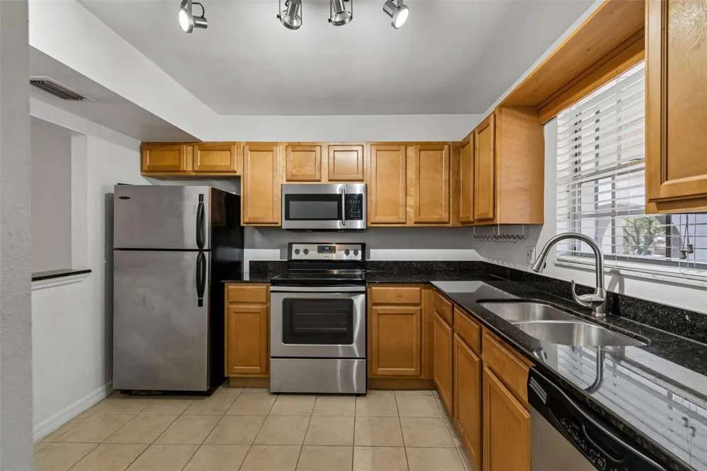 10354 CARROLLWOOD LANE #197 Tampa, FL 33618