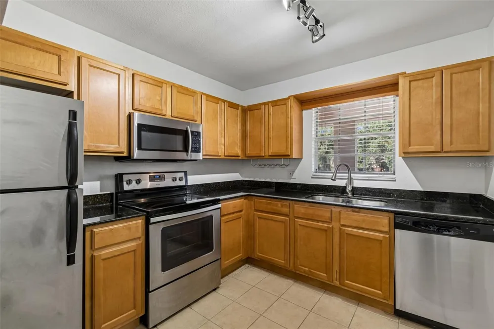 10354 CARROLLWOOD LANE #197 Tampa, FL 33618