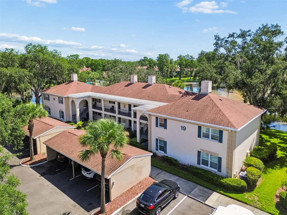 10354 CARROLLWOOD LANE #197 Tampa, FL 33618