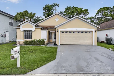 120 Paddock Lane
