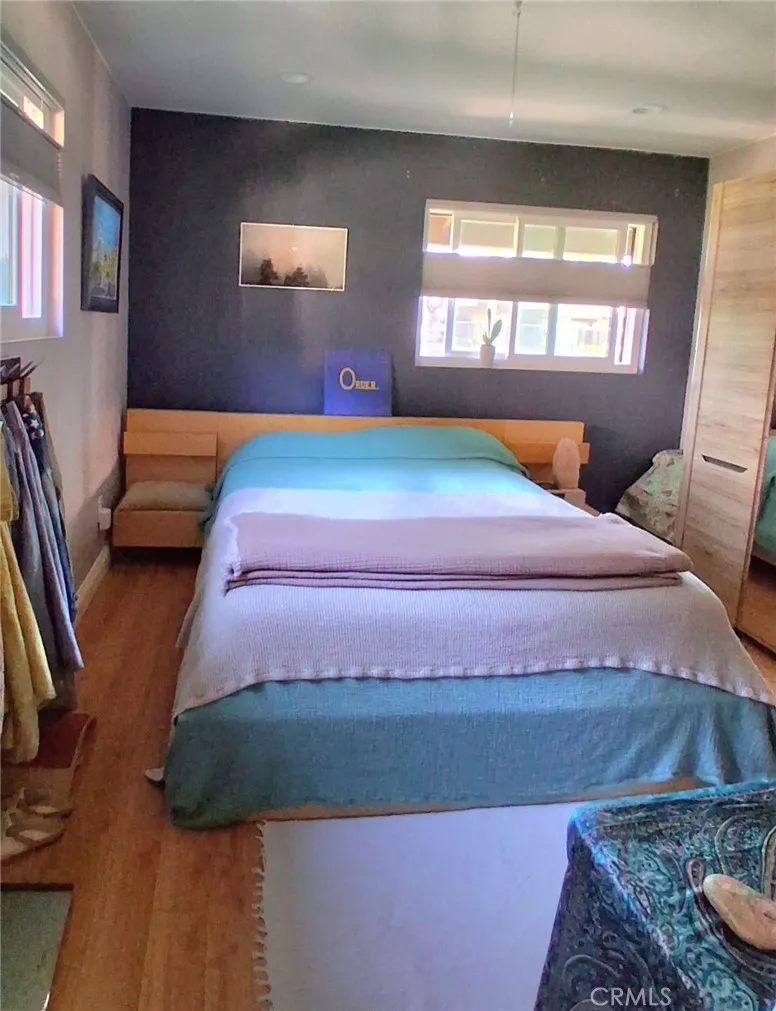 7552 Corbin Avenue #4 Reseda, CA 91335