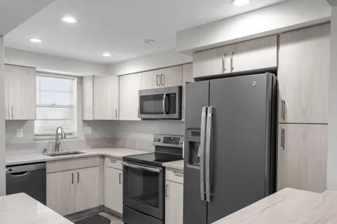 3150 W Rolling Hills Circle #704