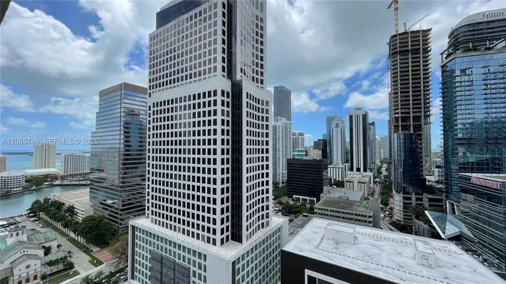 55 SE 6th St #2702 Miami, FL 33131