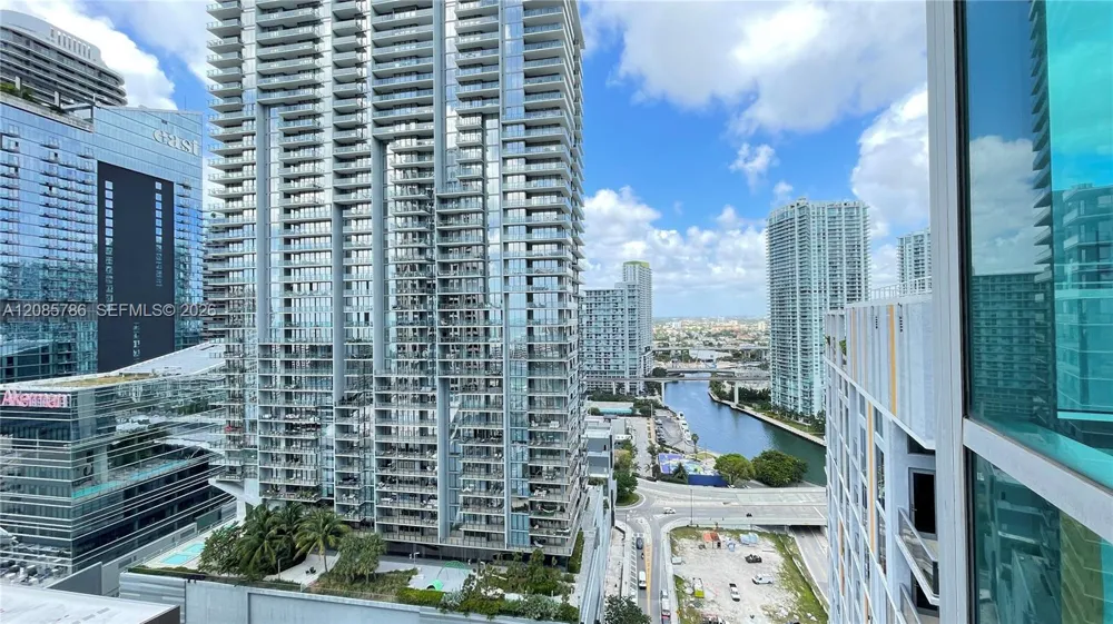 55 SE 6th St #2702 Miami, FL 33131