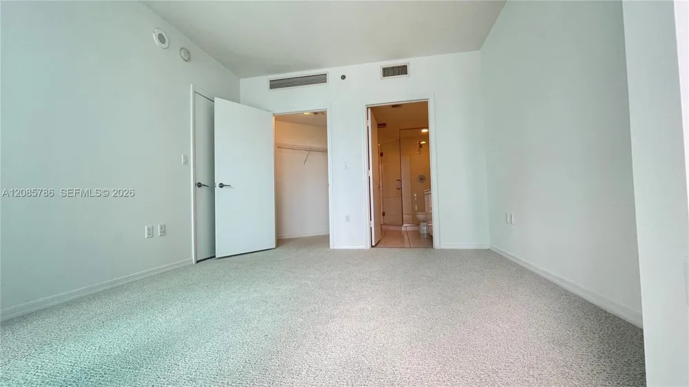 55 SE 6th St #2702 Miami, FL 33131