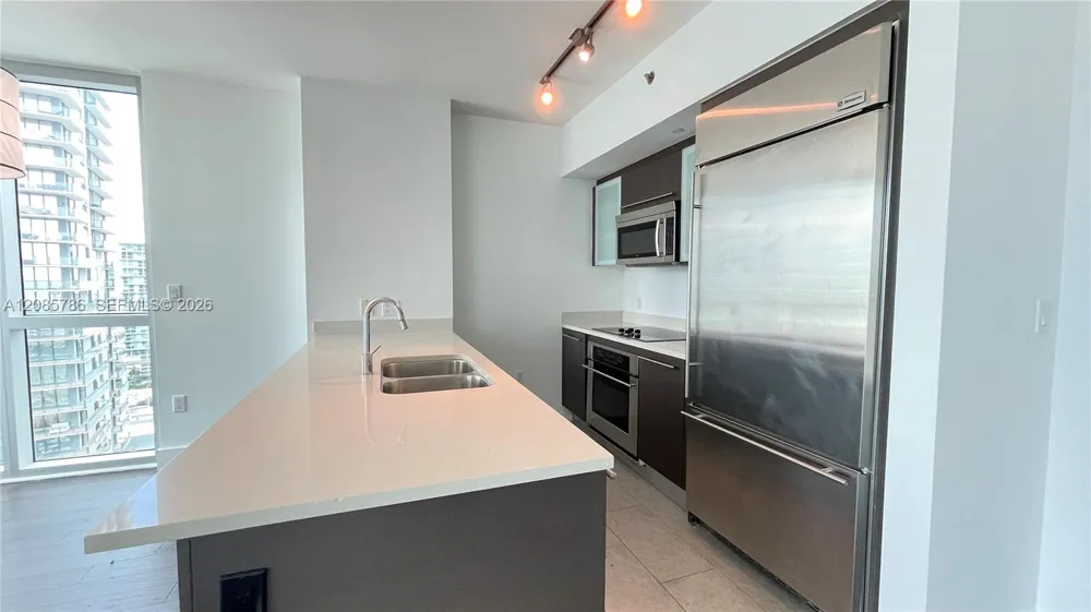 55 SE 6th St #2702 Miami, FL 33131