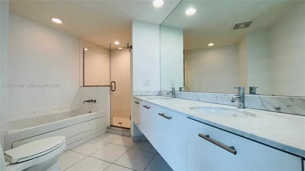 55 SE 6th St #2702 Miami, FL 33131