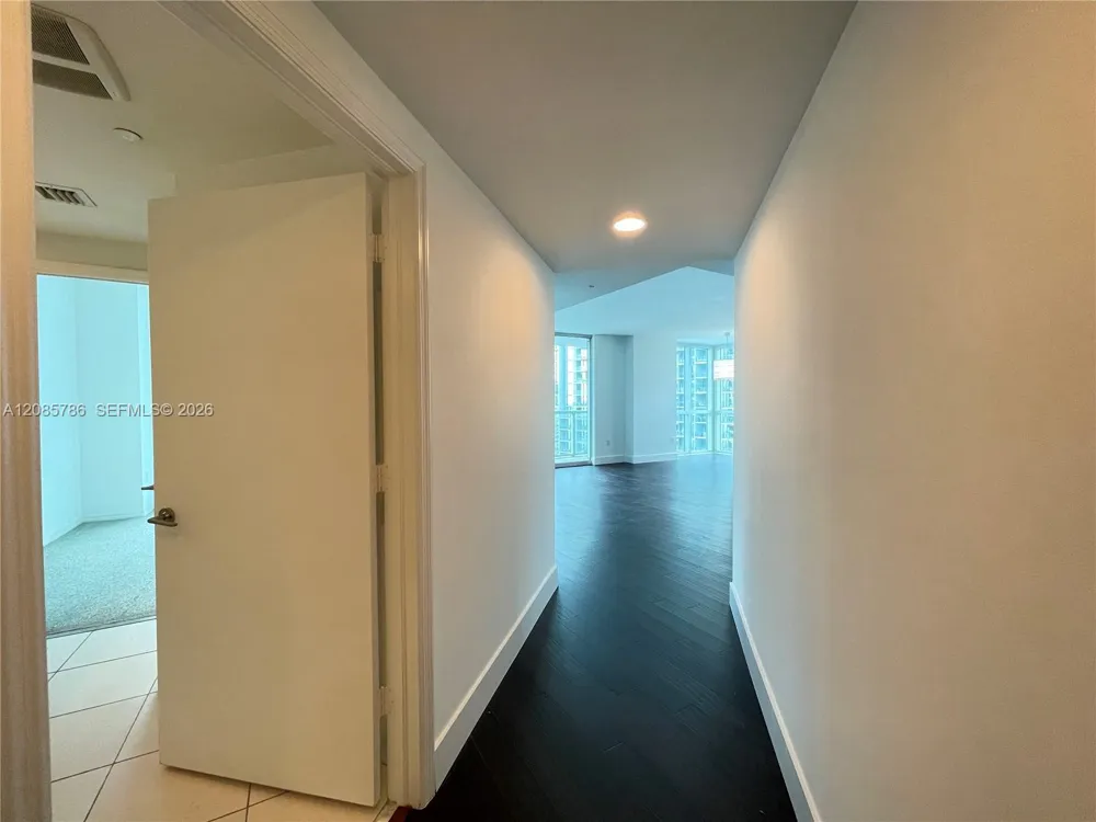 55 SE 6th St #2702 Miami, FL 33131