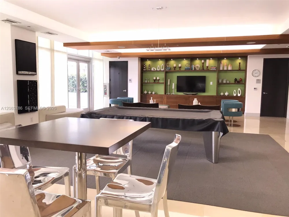 55 SE 6th St #2702 Miami, FL 33131
