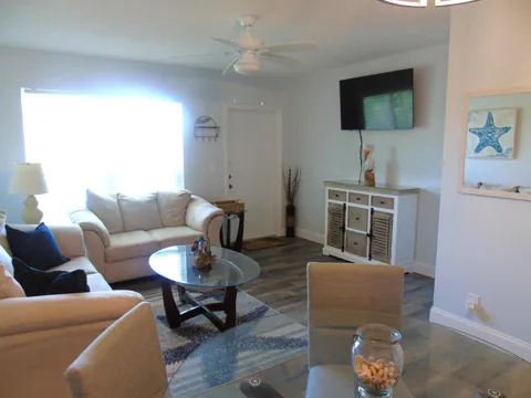 309 Circle Drive S #204