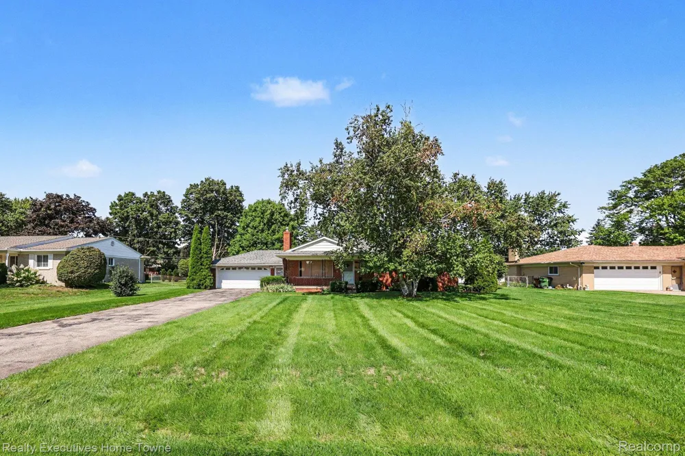 4331 Montgomery Drive Shelby Charter Township, MI 48316